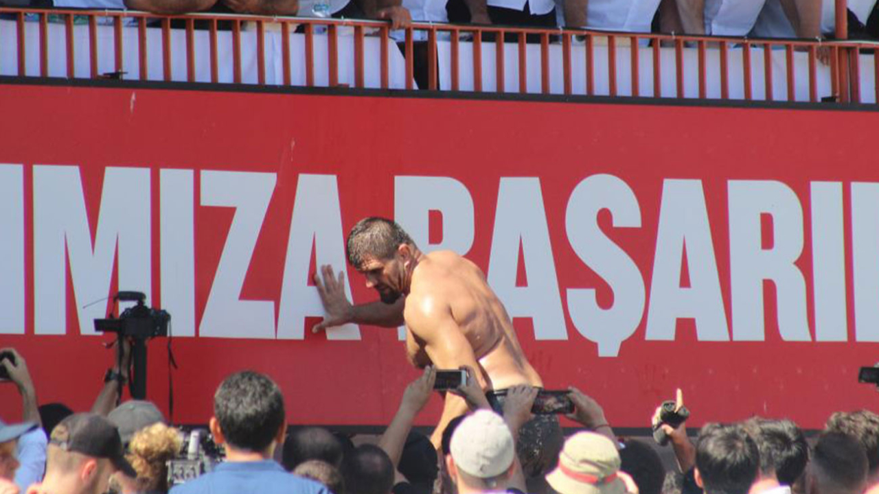 Ortalık bir anda karıştı! Başpehlivan Şaban Yılmaz, dualı çayıra veda etti