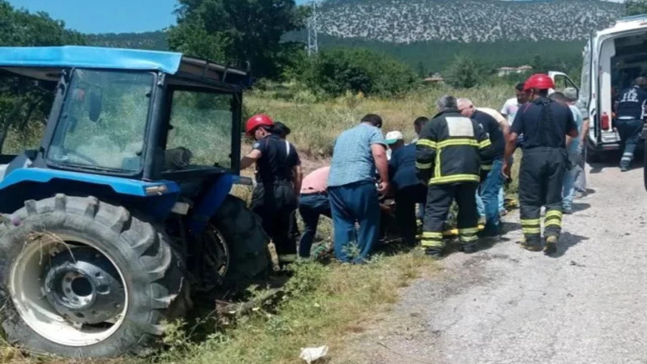 Kütahya'da cinayet gibi kaza! Devrilen traktörde 2 ölü 2 yaralı