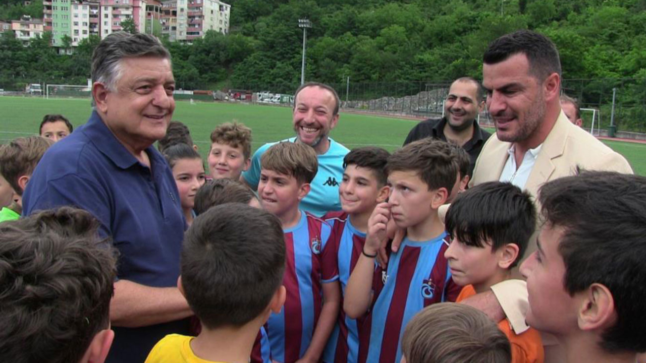Teknik Direktör Yılmaz Vural, Artvin'de Borçka Trabzonspor Okulu'nu ziyaret etti