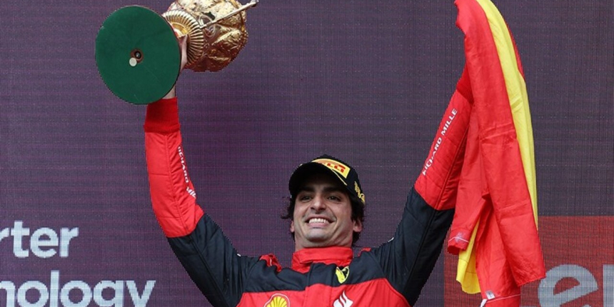 Formula 1 Britanya Grand Prix'nde zafer Ferrari pilotu Carlos Sainz'ın