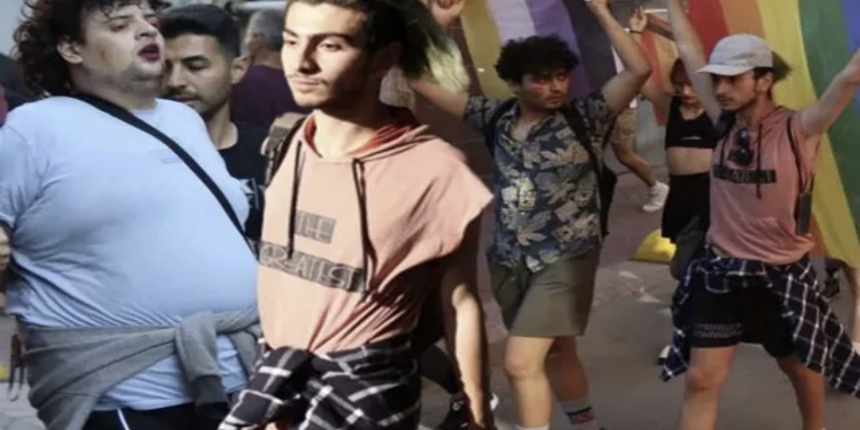 Eskişehir'de sokaklar karıştı: İzinsiz LGBT yürüyüşüne polis müdahalesi