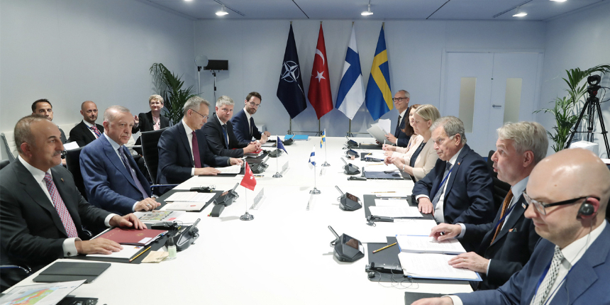 İşte 4'lü zirvede Cumhurbaşkanı Erdoğan'ın önündeki  o rapor: ABD'nin ikiyüzlü tavrı böyle anlatıldı