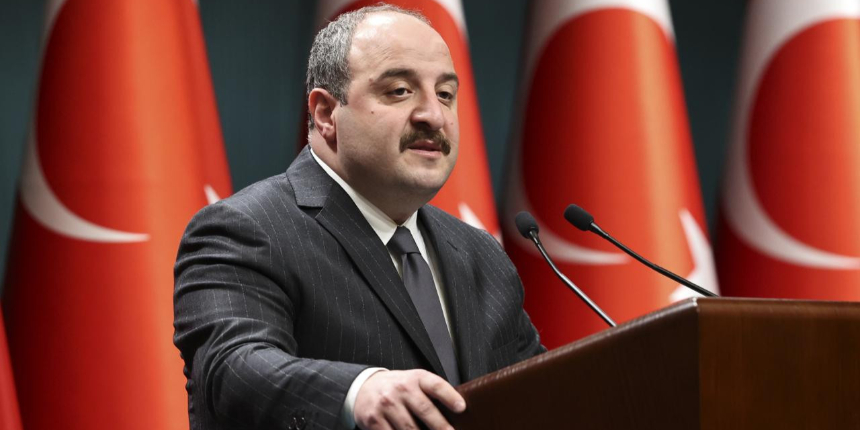 Bakan Varank: Biz evlatlarımızın ellerine teleskoplar verip bilim insanı olması için çalışıyoruz. Birileri gibi kalaşnikof vermiyoruz...