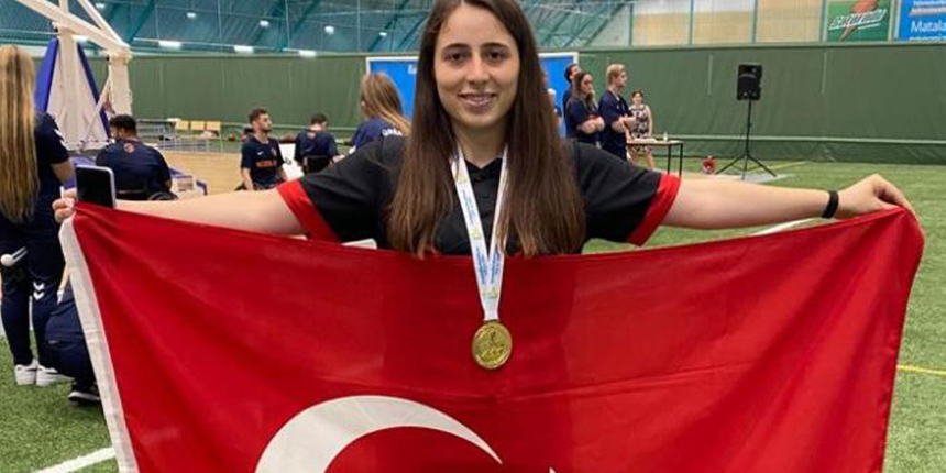 Goalball Gençler Avrupa Şampiyonası'nda Denizlili Berfin, altın madalyanın sahibi oldu