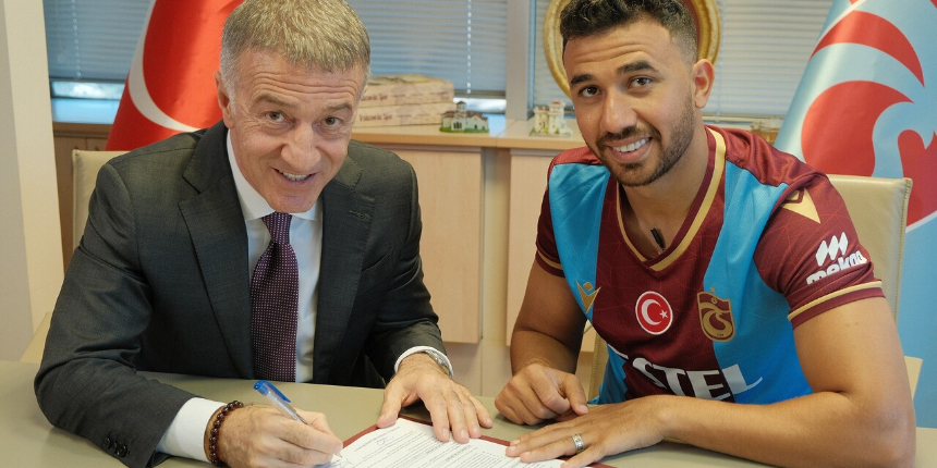 Trabzonspor yeni transferi Mısırlı Trezeguet için imza töreni düzenledi