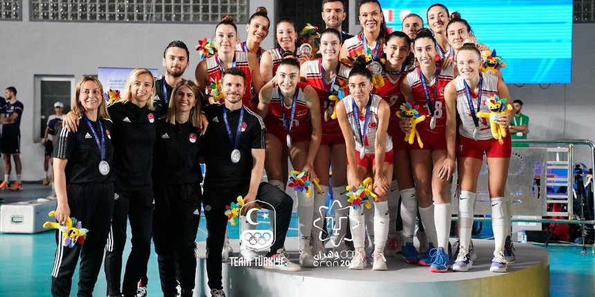 Filenin Sultanları, Akdeniz Oyunları'ndan gümüş madalyayla dönüyor
