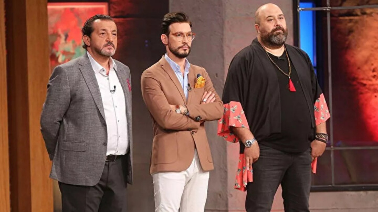 MasterChef'te Şefler Birbirine Girdi! Mehmet Şef'ten Danilo'ya Olay Gönderme!