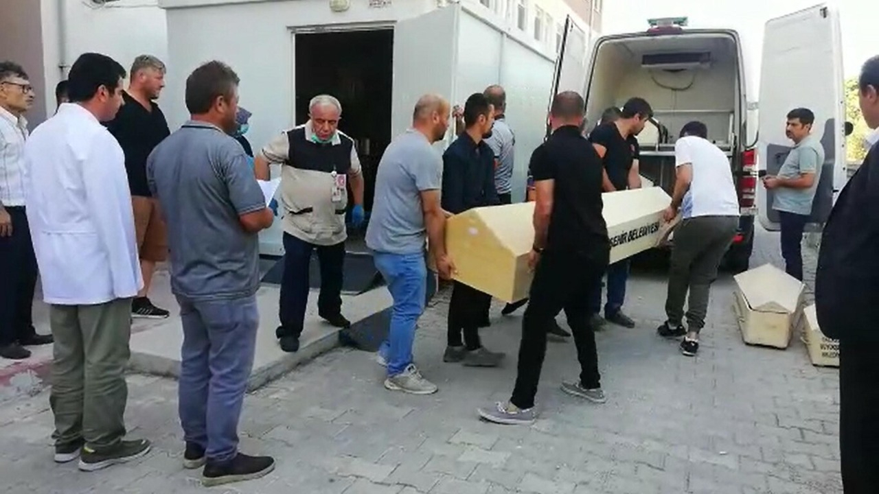 Bir aile yok oldu! Balıkesir'deki katliam gibi kazada 2'si çocuk 5 ölü