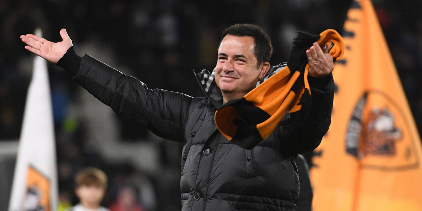 Hull City patronu Acun Ilıcalı, Ozan Tufan ve Allahyar için ödedikleri bonservisi açıkladı
