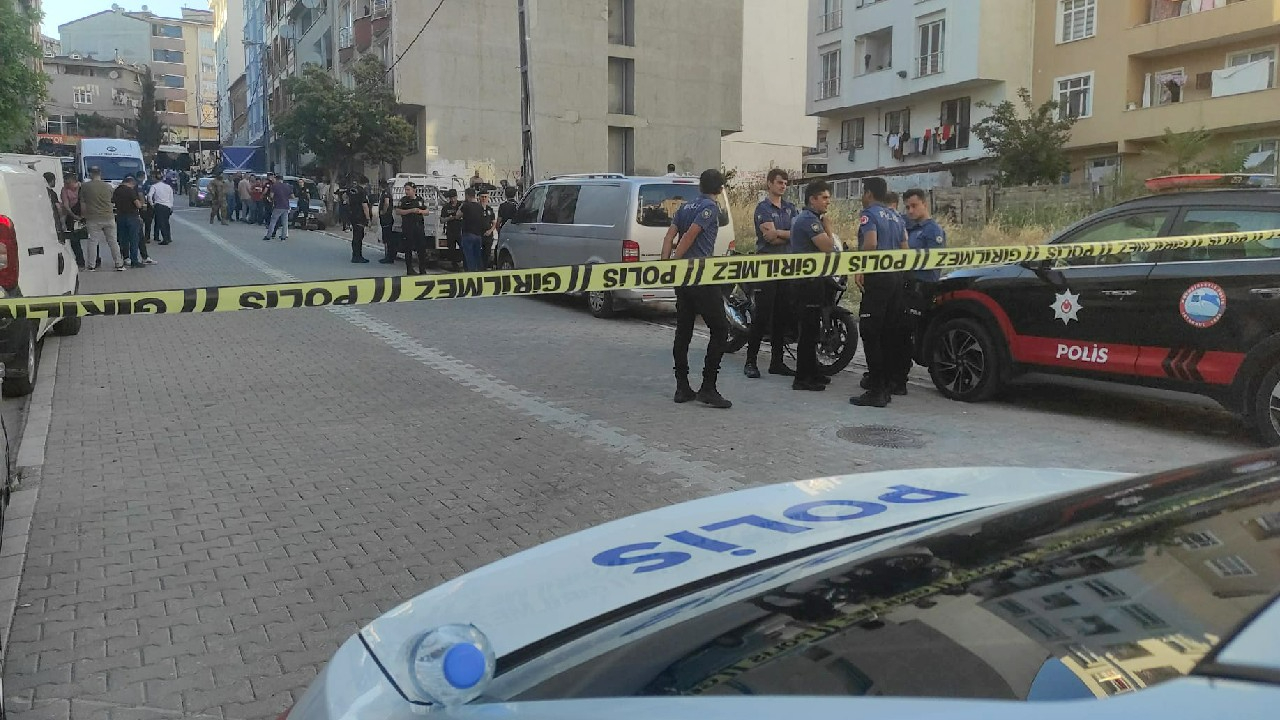 Esenyurt'ta vahşet! Annesi ve iki kardeşini öldürdü, aynı silahla kendini vurdu