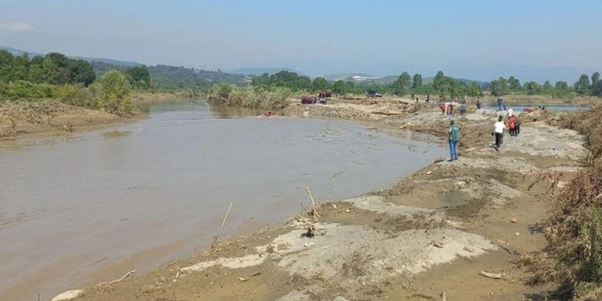 Düzce'de sele kapılmıştı: Kepçe operatörünün cansız bedeni bulundu