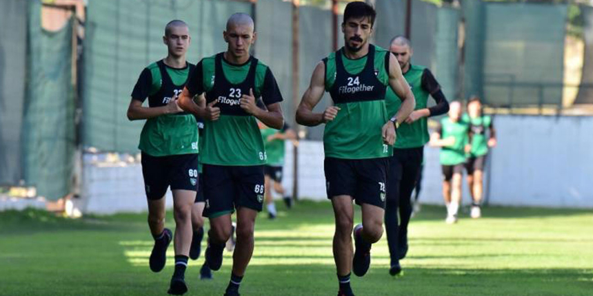 Mesut Bakkal yönetimindeki Denizlispor, yeni sezona taktiksel çalışmalarla başladı