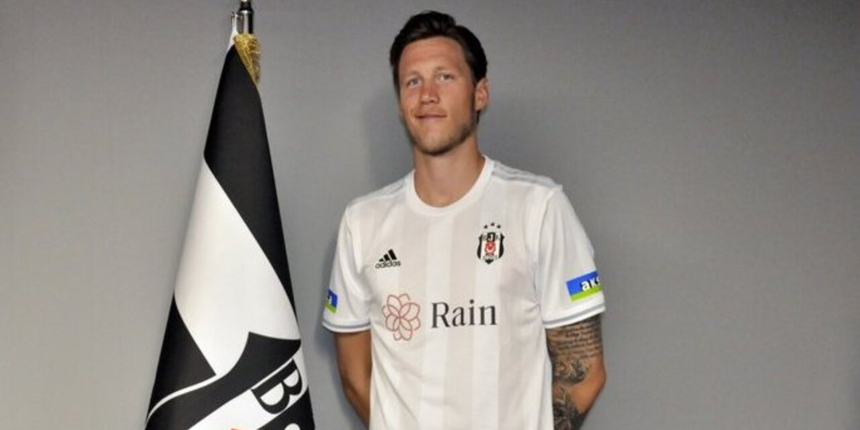Beşiktaş'ın yeni transferi Wout Weghorst imza sonrası konuştu