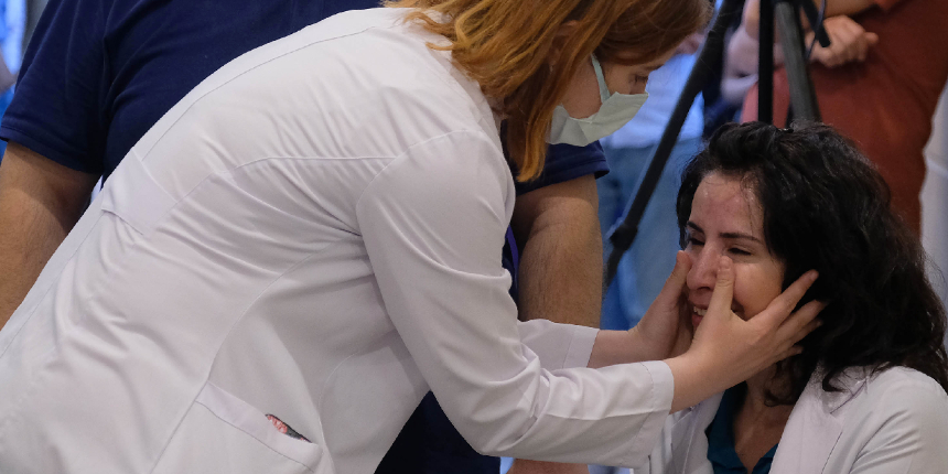 Silahlı saldırıya uğrayan doktor Ekrem Karakaya'nın cenazesi memleketine uğurlandı