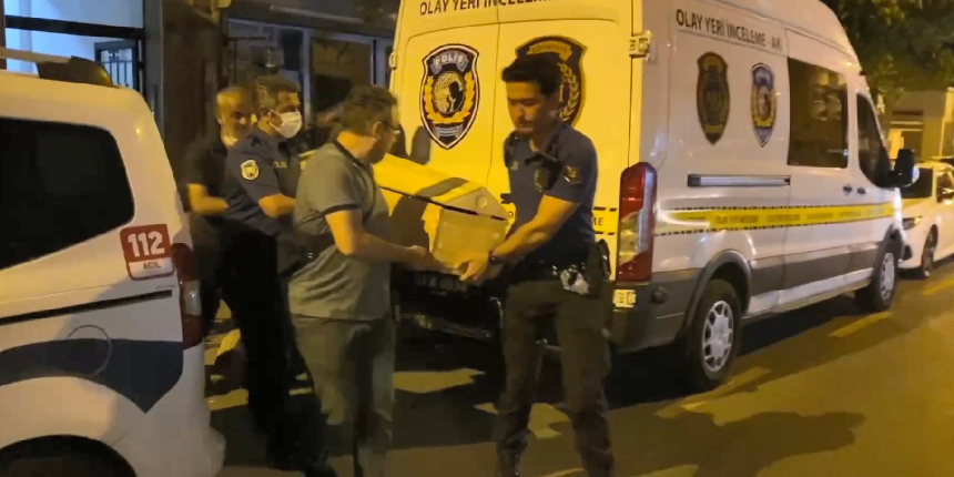 Fatih’te dehşet! 81 yaşındaki annesinin boğazını bıçakla kesti