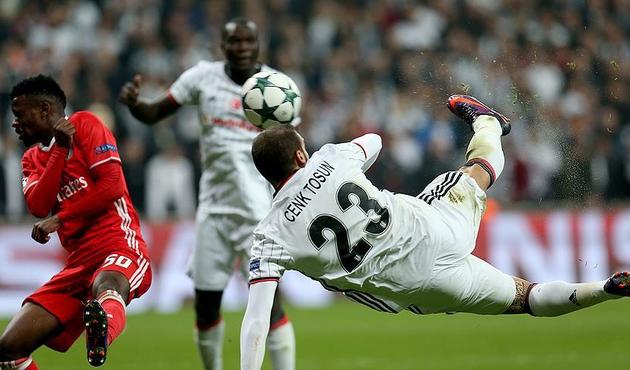 UEFA'da yılın golü Cenk Tosun'dan / VİDEO