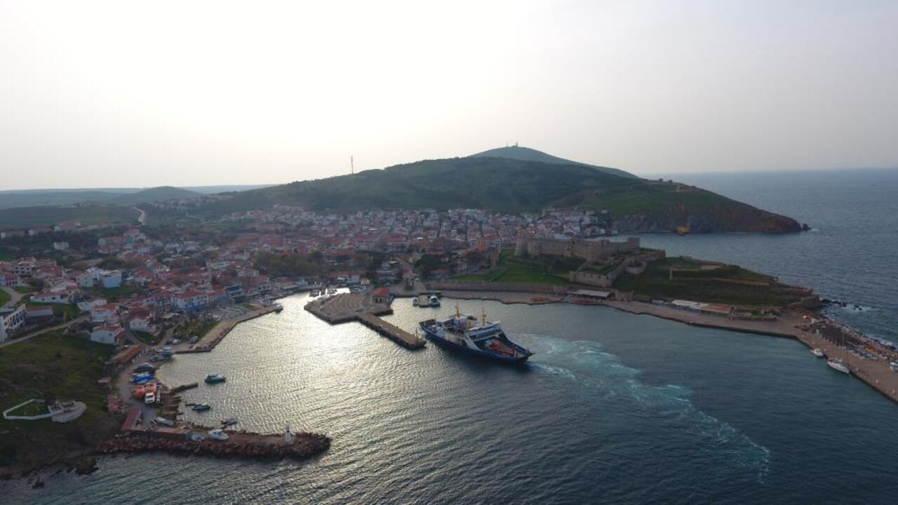 Tatil cenneti Bozcaada'da bayram tatili yoğunluğu yaşandı