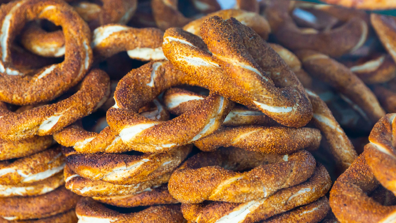 Simit 5 liraya çıkınca isyan etmişti! İmamoğlu simidi 9 liraya satıyor