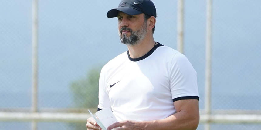 Gaziantep FK Teknik Direktörü Erol Bulut: İyi bir karışım oluşturmaya çalışıyoruz