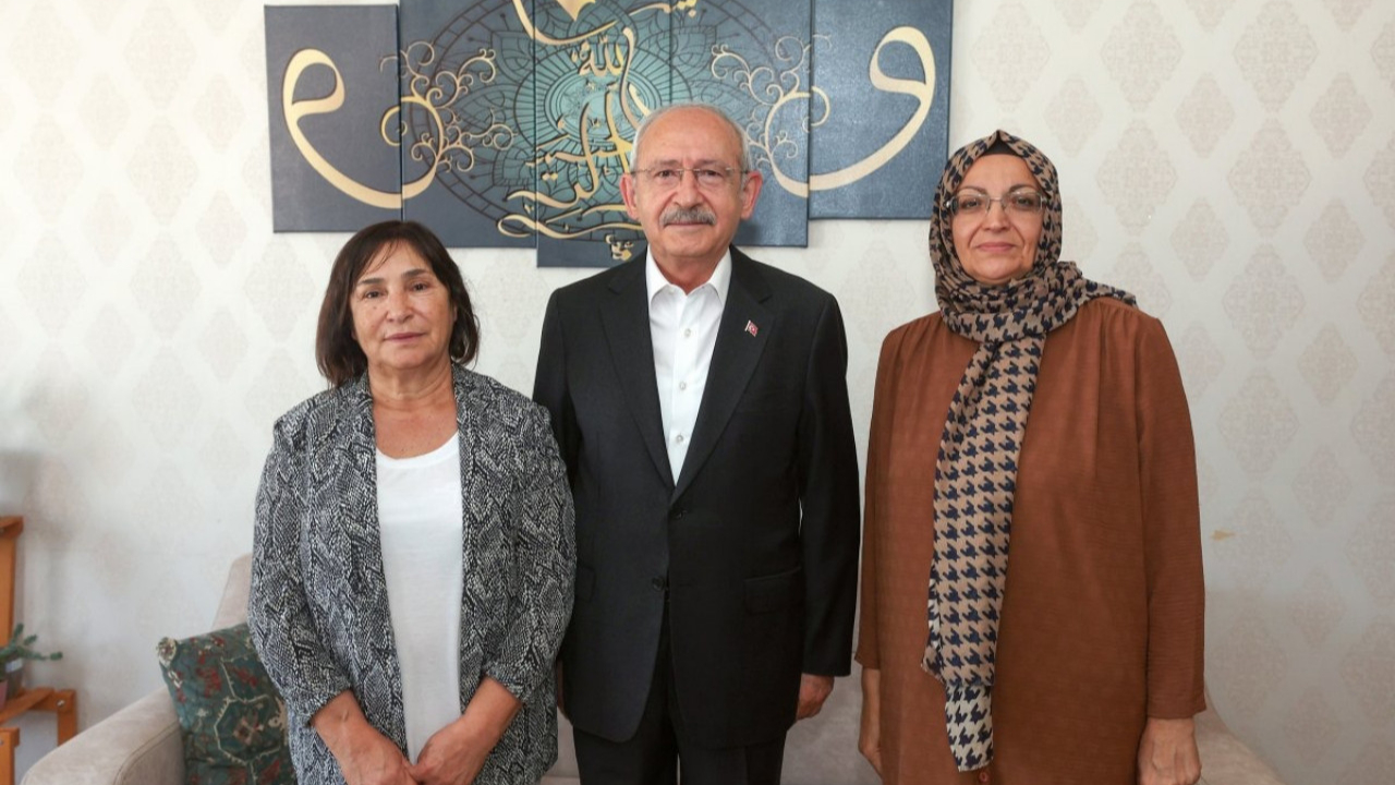 Kılıçdaroğlu'ndan 28 Şubat helalleşmesi: Dini tabloların önünde fotoğraf çektirmesi dikkat çekti!