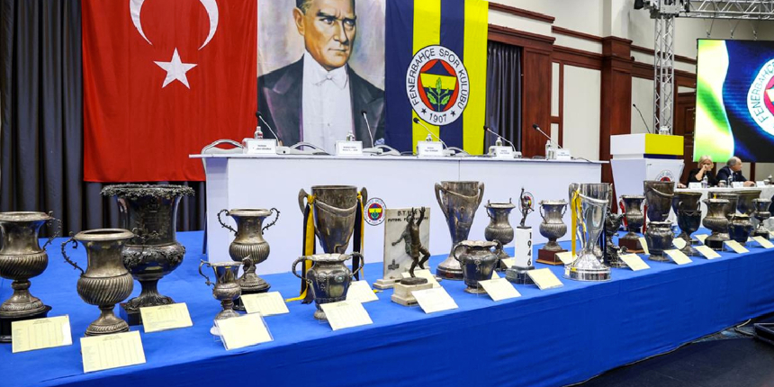 Fenerbahçe'den Galatasaray'a '28 şampiyonluk' çağrısı: Ya gelin tartışalım ya da ilelebet susun