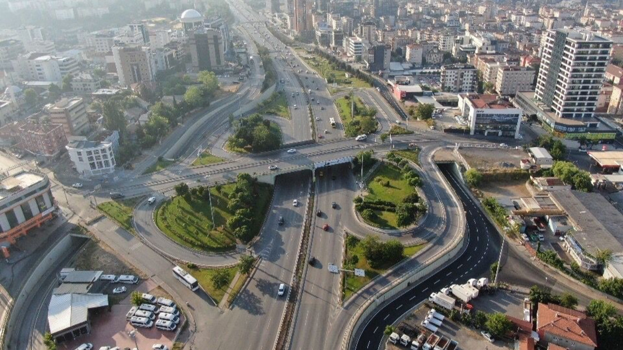 İstanbul'da Kurban Bayramı sakinliği: Yollar boş kaldı! Yoğunluk yüzde 4...