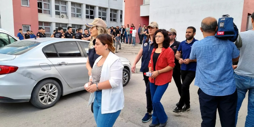 PKK/KCK operasyonunda gözaltına alınmıştı... CHP'li Funda Buyruk görevden uzaklaştırıldı!