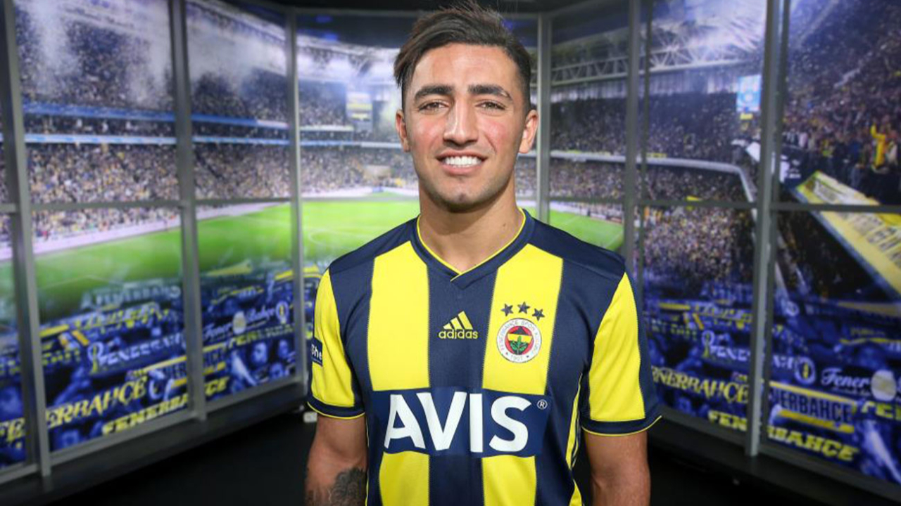 Fenerbahçe, İranlı futbolcu Allahyar Sayyadmanesh'in Hull City'ye transferini duyurdu