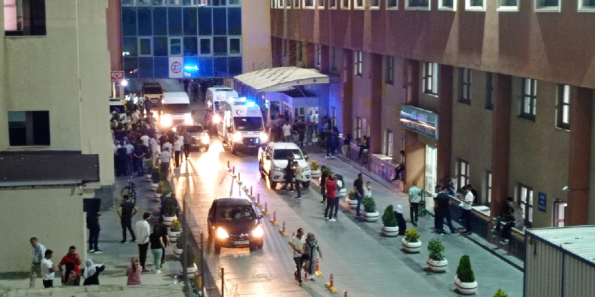 Batman'da 7 aile bayram günü birbirine girdi: 5'i ağır 54 yaralı