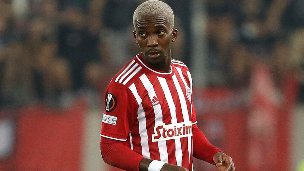 Bir dönem Galatasaray'da oynayan Henry Onyekuru, Süper Lig ekibi Adana Demirspor ile anlaşmaya vardı