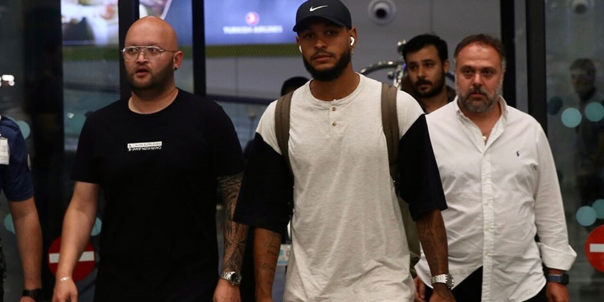 Fener'in yeni transferi Joshua King, İstanbul'da: En iyi arkadaşlarım çılgın birer Fenerbahçeli