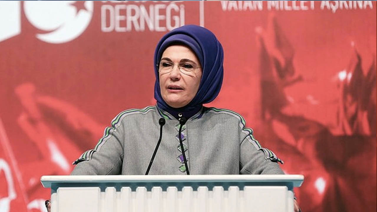 Emine Erdoğan'dan 15 Temmuz mesajı: Vatan uğruna verilen asil mücadeleyi asla unutmayacağız