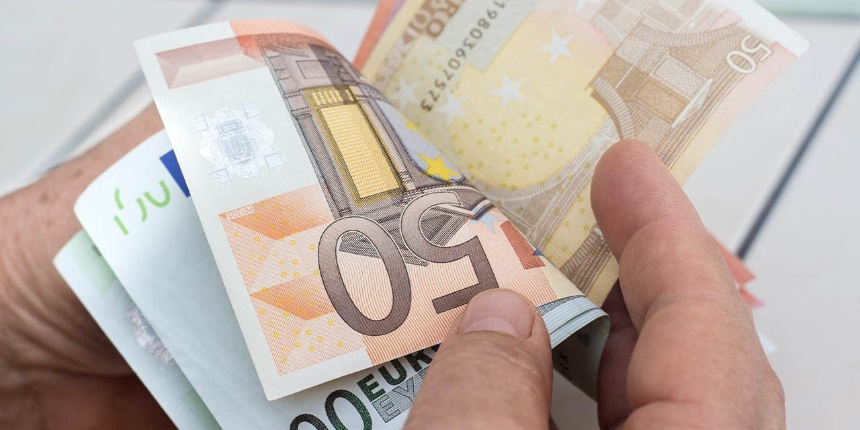 Euro yılbaşından bu yana dolara karşı yüzde 12 değer kaybetti: Yeni beklenti korkuttu