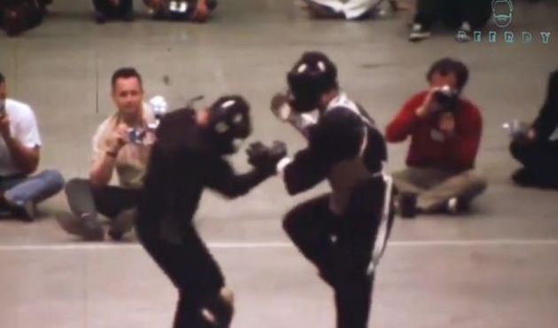 Bruce Lee'nin kameraya kaydedilmiş TEK GERÇEK dövüş görüntüsü! / VİDEO