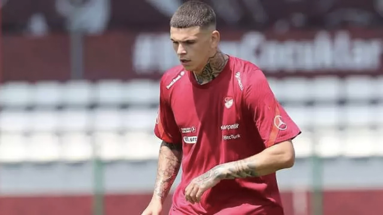 Fenerbahçe'nin yeni transferi Tiago Çukur İstanbul'a geldi