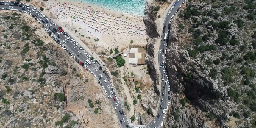 Bayram tatilinde turistlerin akınına uğradı. Nüfusu 4 katına çıktı