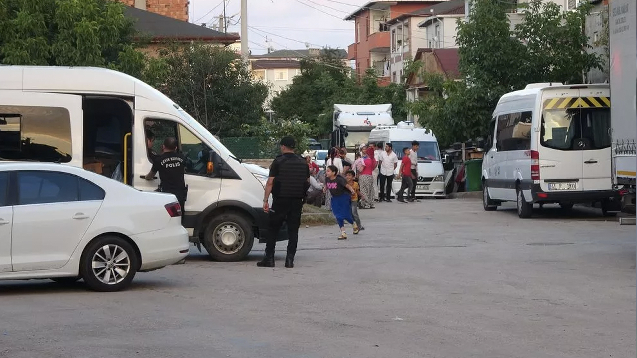 Takı meselesinden kavga eden aileler bu sefer bayramda karşı karşıya geldi: 1 polis yaralandı