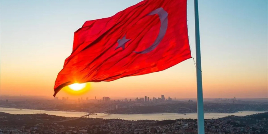 Türkiye genelinde ve yurt dışında 15 Temmuz Destanı'nın 6. yılında 9 bin etkinlik! Tüm camilerden sela okunacak