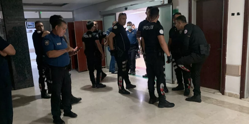Düğündeki kavga hastaneye sıçradı, sağlık çalışanları kendini odaya kilitledi