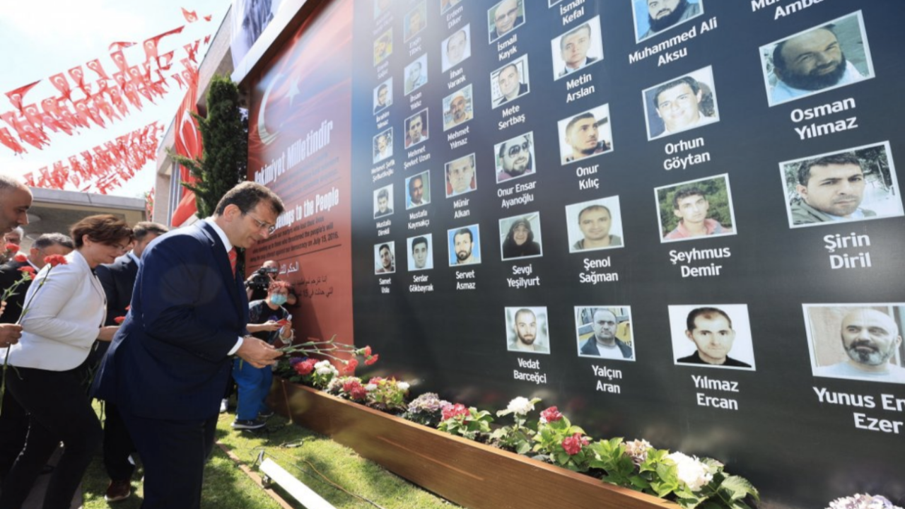Tiyatro demişlerdi! Utanmadan şehitlerin huzuruna çıktılar