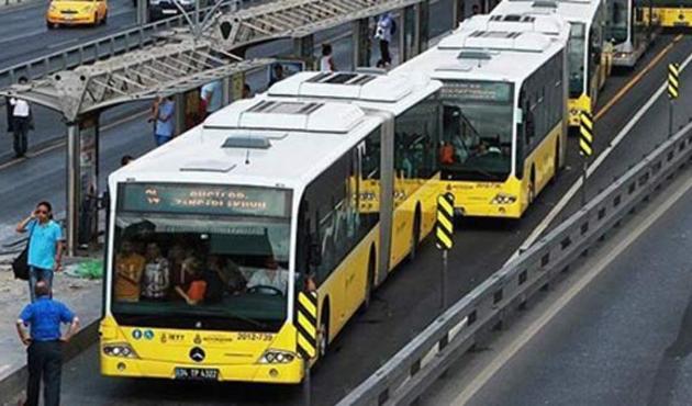Koşarken metrobüse çarptı!