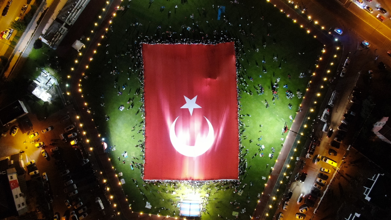 Dünyanın en büyük Türk Bayrağı 15 Temmuz’da yeniden açıldı