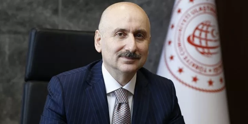 Bakan Karaismailoğlu, törende açıkladı! O mesafe 2 saate inecek