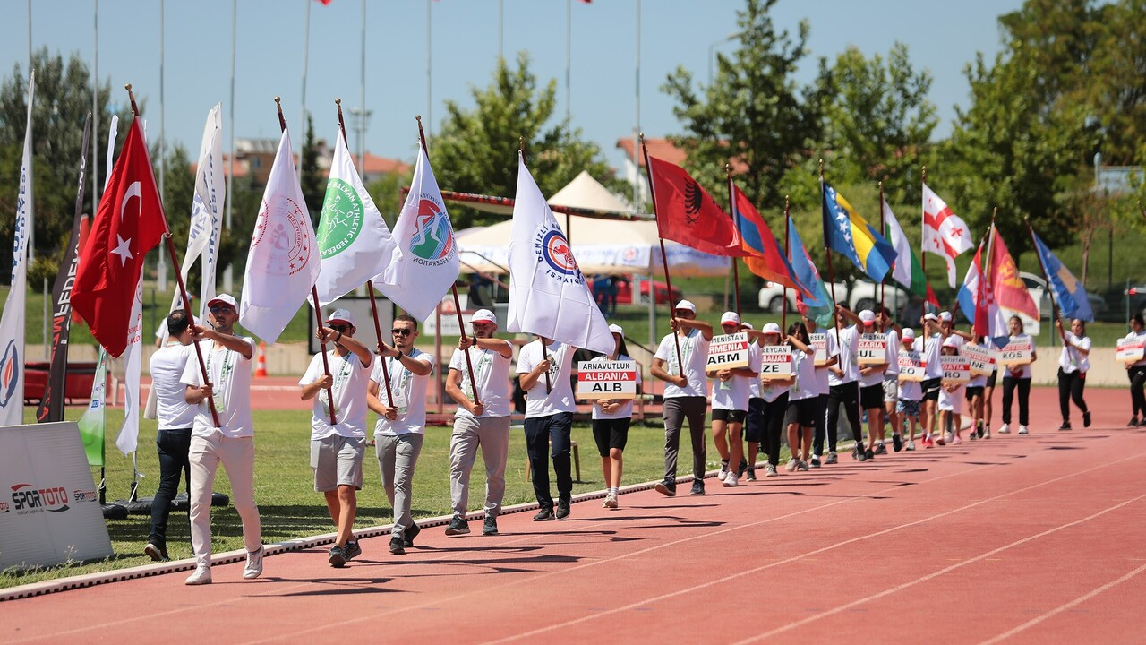 Denizli’de 17 ülkeden 321 sporcu U20 Balkan Atletizm Şampiyonası'nda buluştu!