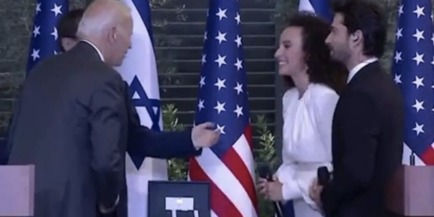 İsrailli pop şarkıcısı Yuval Dayan, Biden'in elini sıkmadı! O anlar sosyal medyada gündem oldu