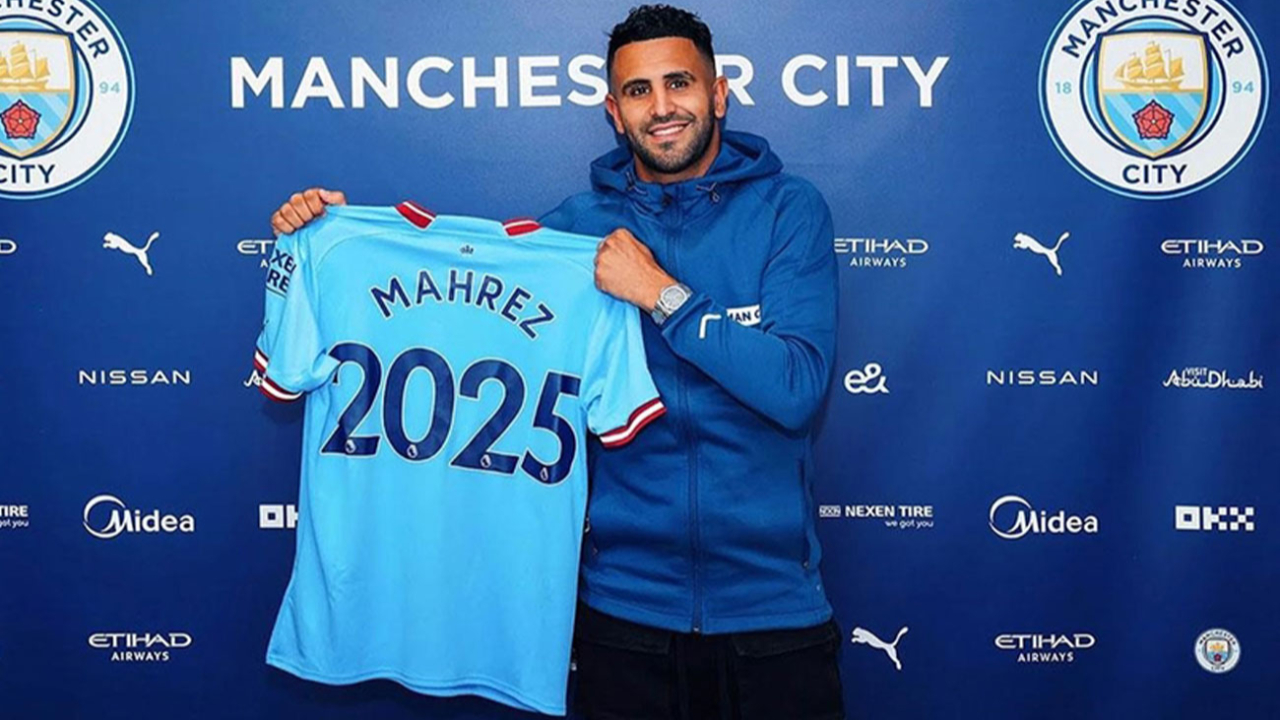 Cezayirli futbolcu Riyad Mahrez, Manchester City ile 2025'e kadar sözleşme imzaladı