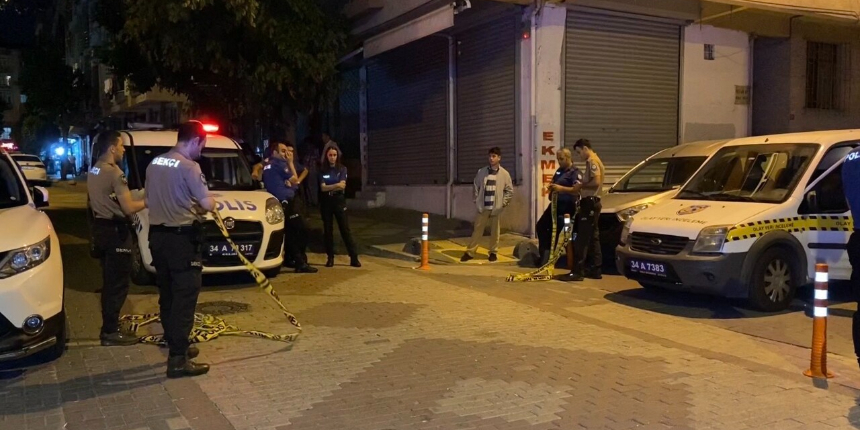 Maskeli grup Bağcılar'da dehşet saçtı! Sokak ortasında vatandaşlara silahlı saldırıda bulundular