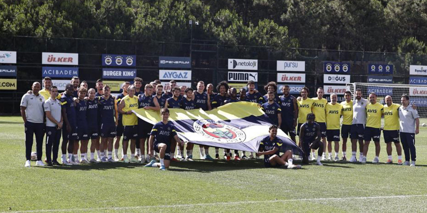 Hazırlıklarını tamamlayan Fenerbahçe, Dinamo Kiev ile oynayacağı maç için Polonya'ya gitti