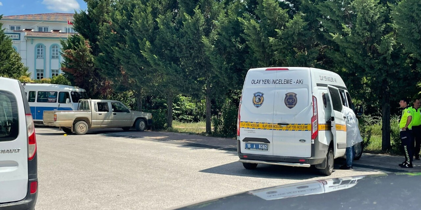 Boşanma davasında kan aktı! Adliyede kayınpeder damadını bıçakladı