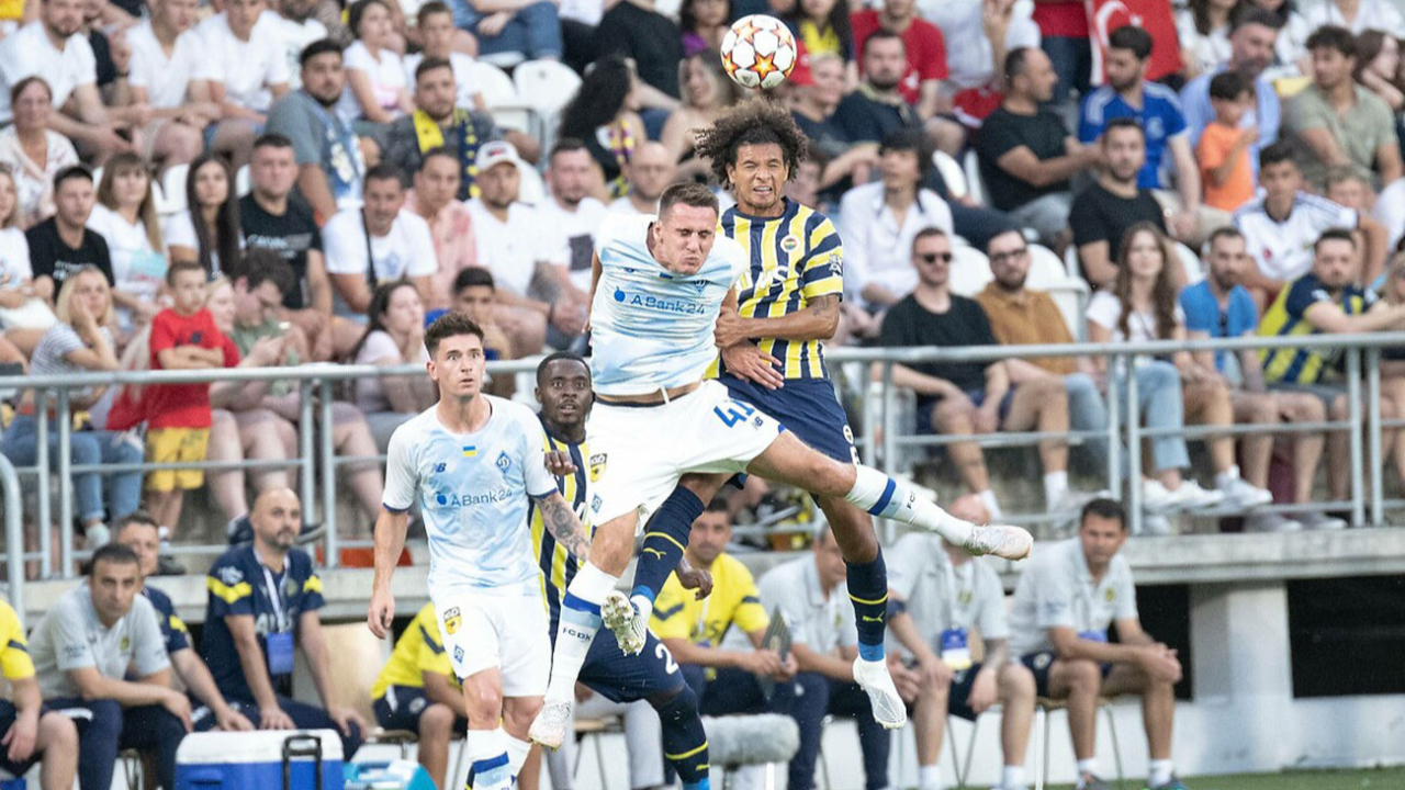 Fenerbahçe'nin Brezilyalı orta sahası Willian Arao, Kadıköy'de oynanacak rövanş için umutlu konuştu